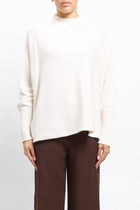 Oversized sweater with ribbed collar