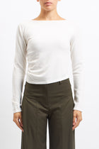 Maglia cropped con scollo a barca