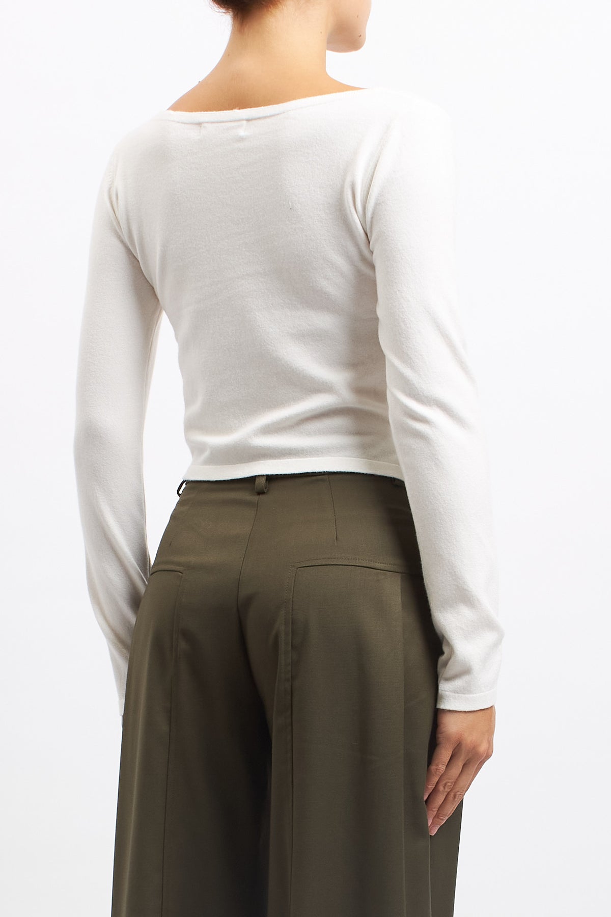 Maglia cropped con scollo a barca