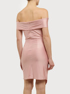 Abito corto con spalle scoperte