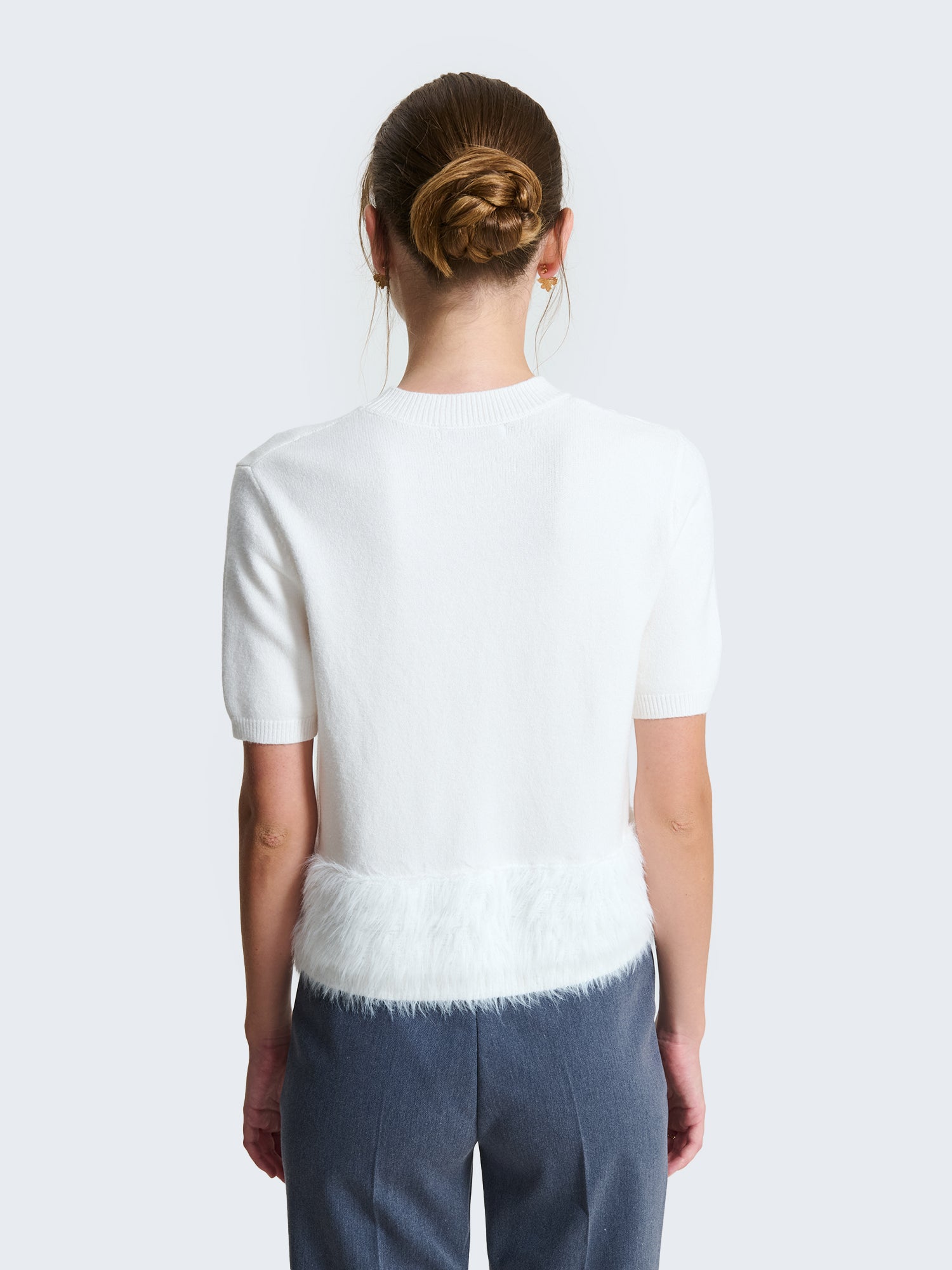 Maglia a maniche corte con bordo in pelo