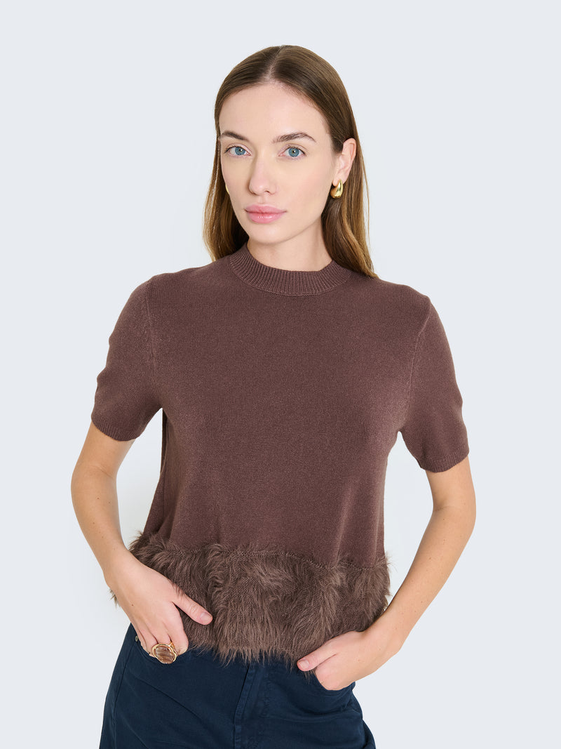 Maglia a maniche corte con bordo in pelo