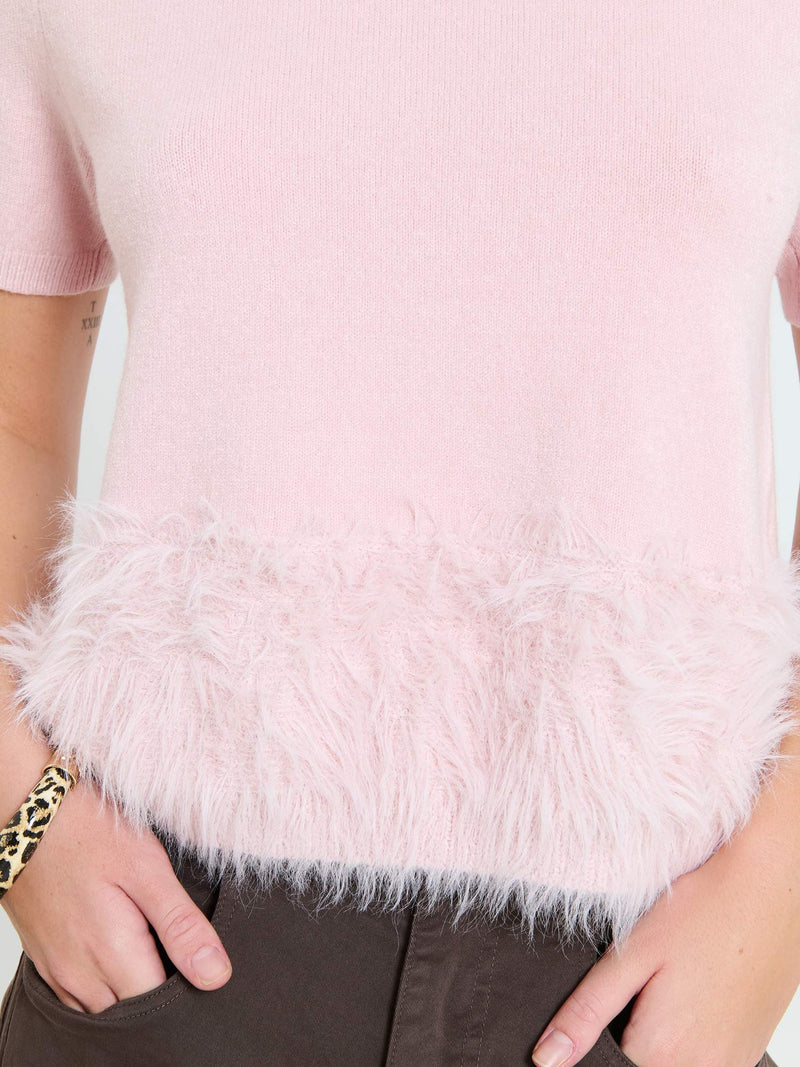 Maglia a maniche corte con bordo in pelo