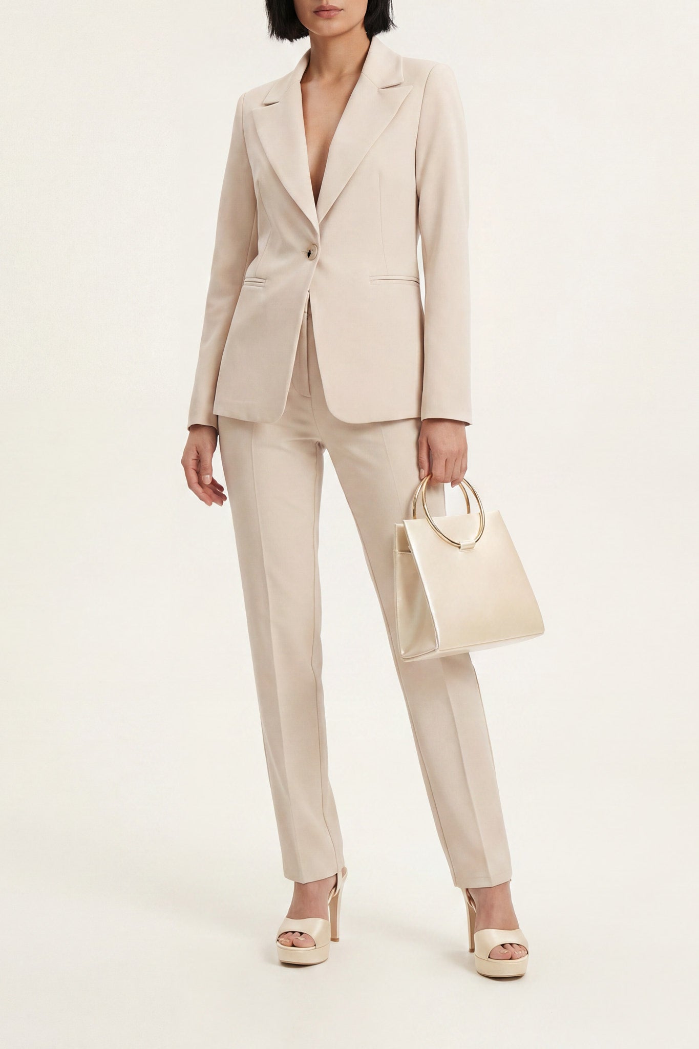 Completo blazer e pantaloni flared