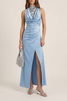 Abito con girocollo in paillettes