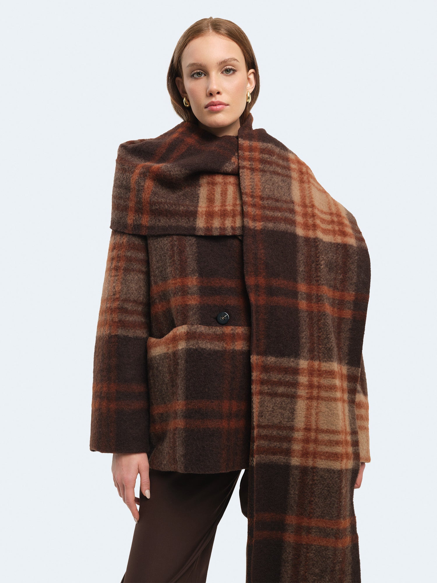 Cappotto corto in lanacotta con sciarpa