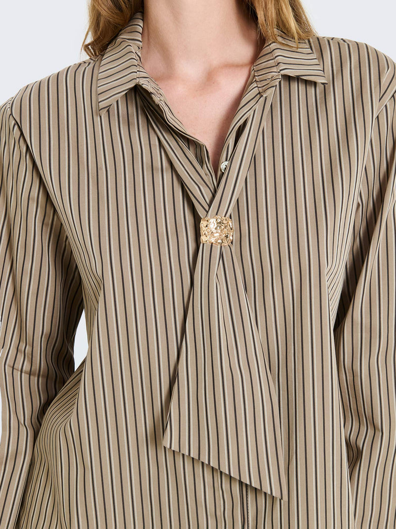 Camicia over con accessorio