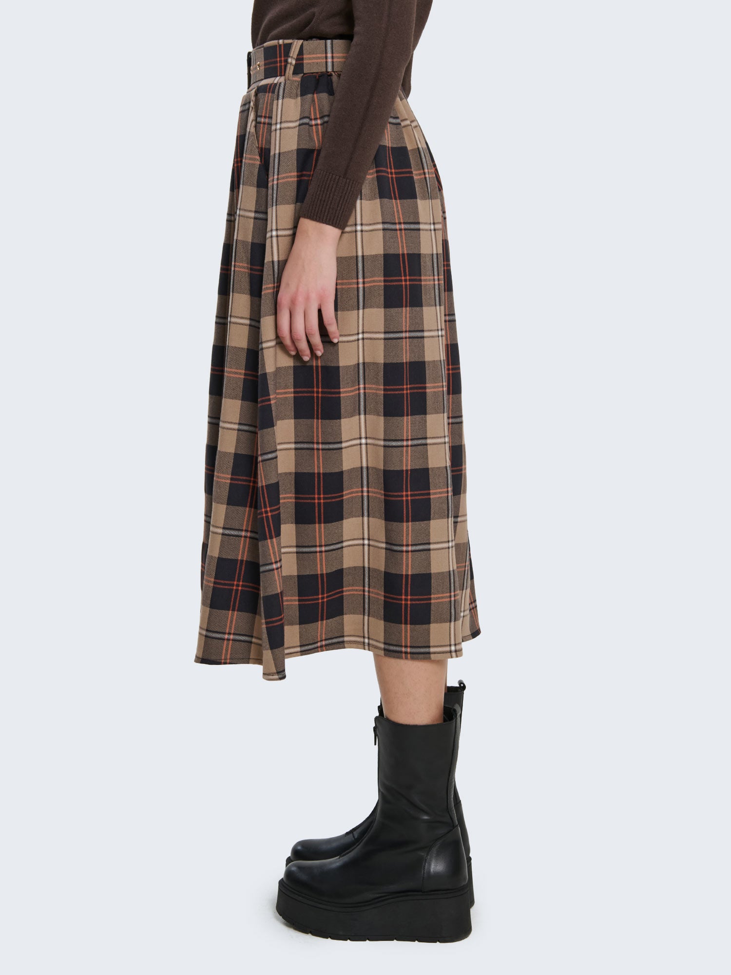 Check patterned belted skirt