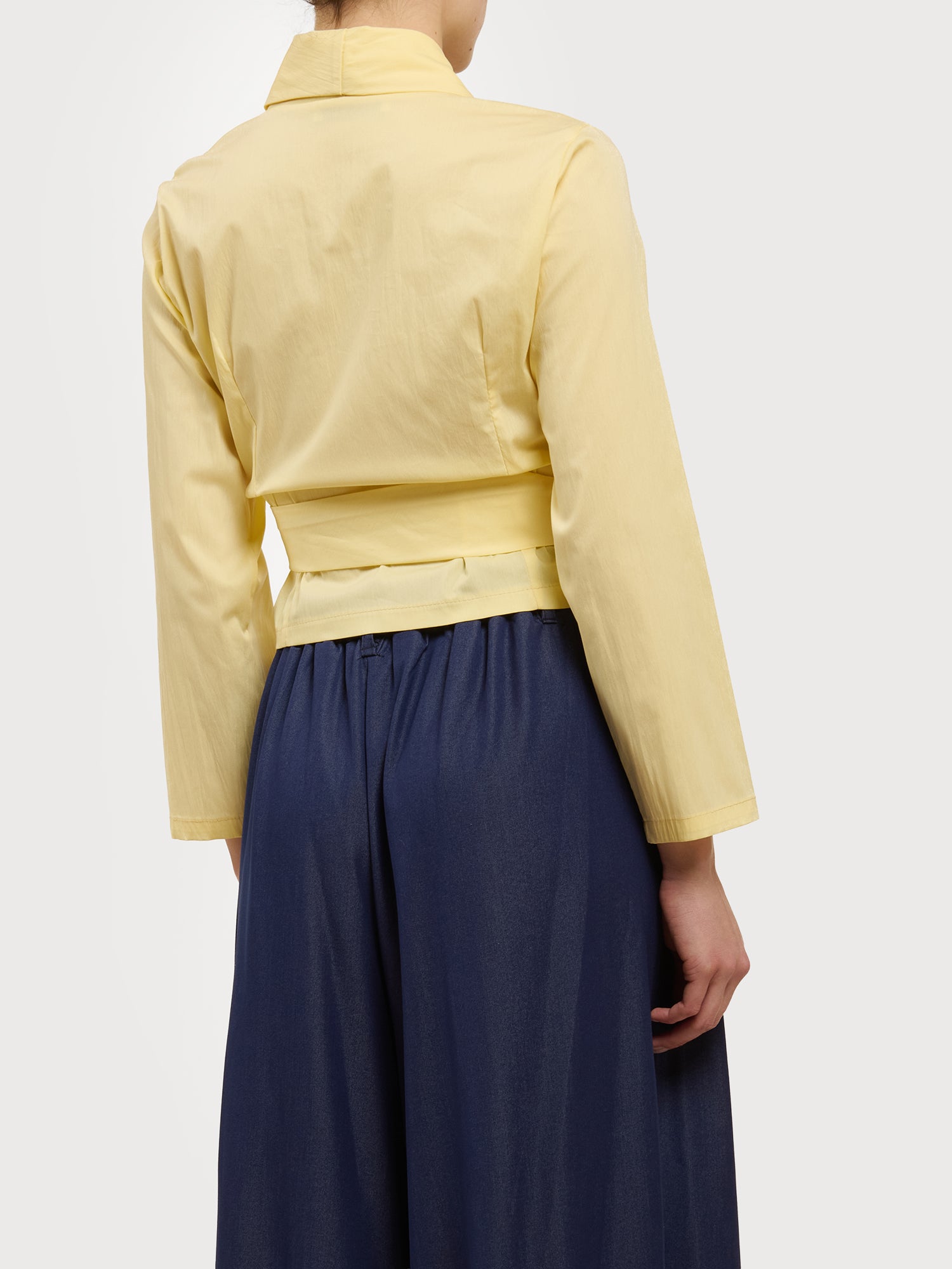 Camicia crop con fiocco