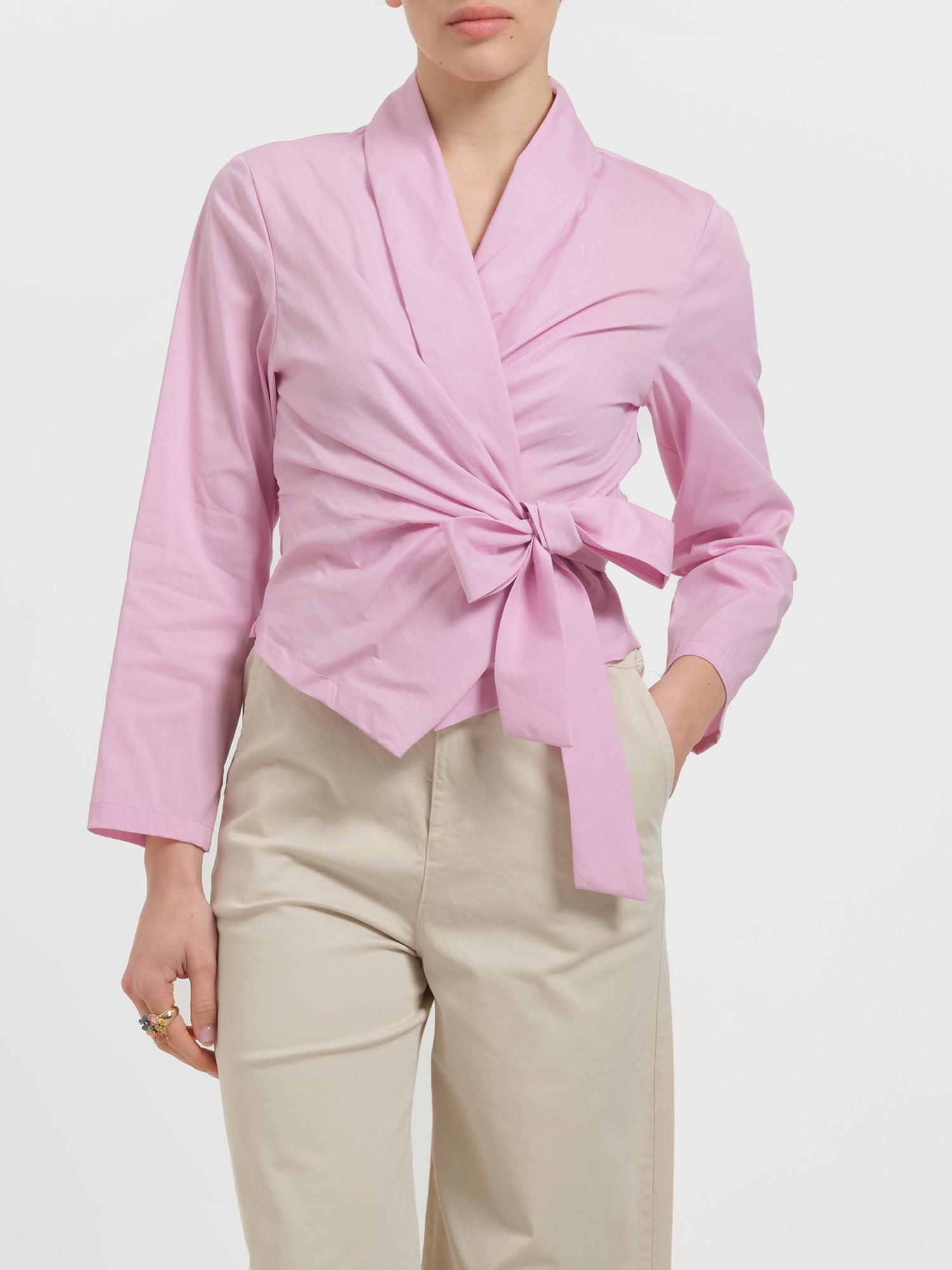 Camicia crop con fiocco