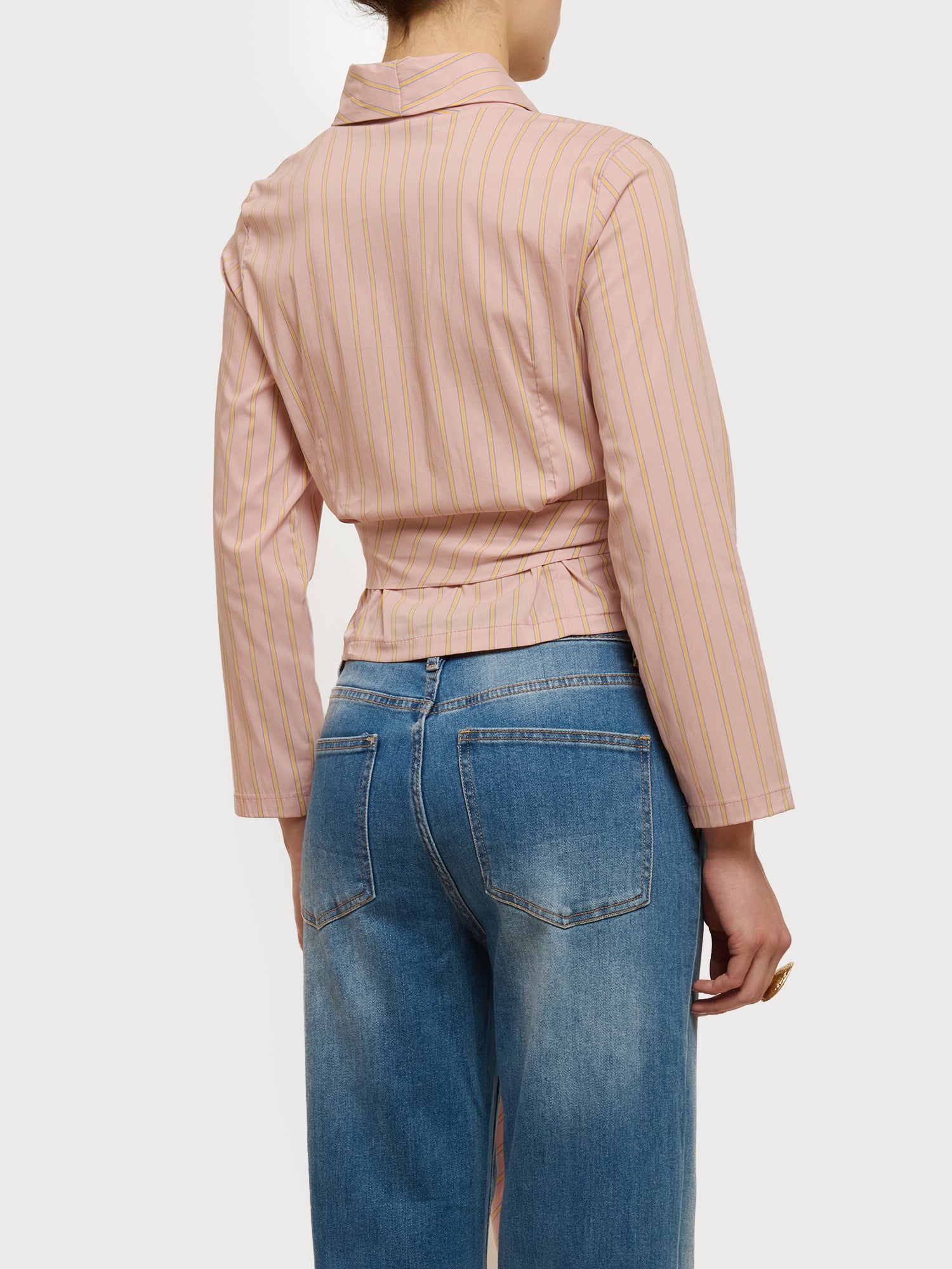 Camicia gessata con fiocco