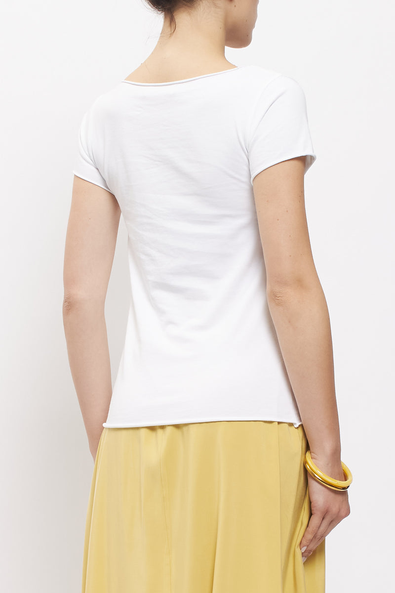 T-shirt con scollo a barca