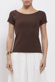 T-shirt con scollo a barca