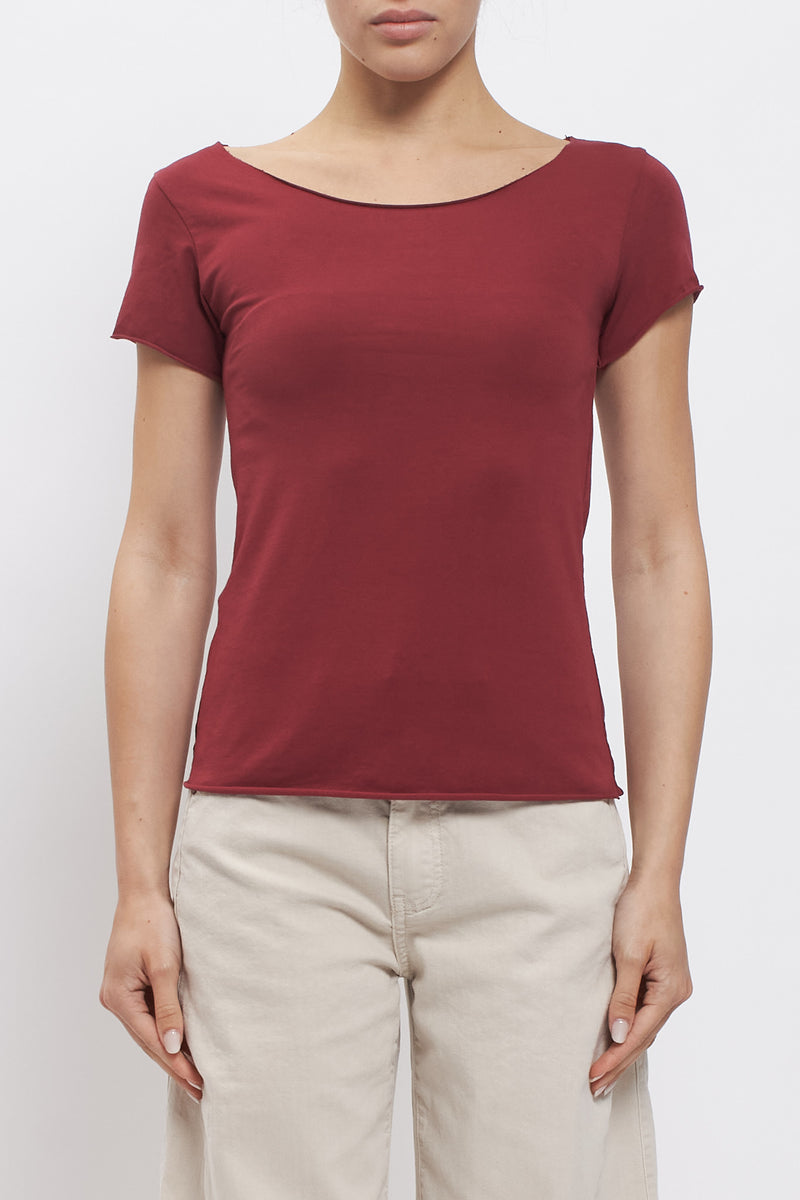 T-shirt con scollo a barca