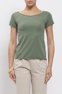 T-shirt con scollo a barca