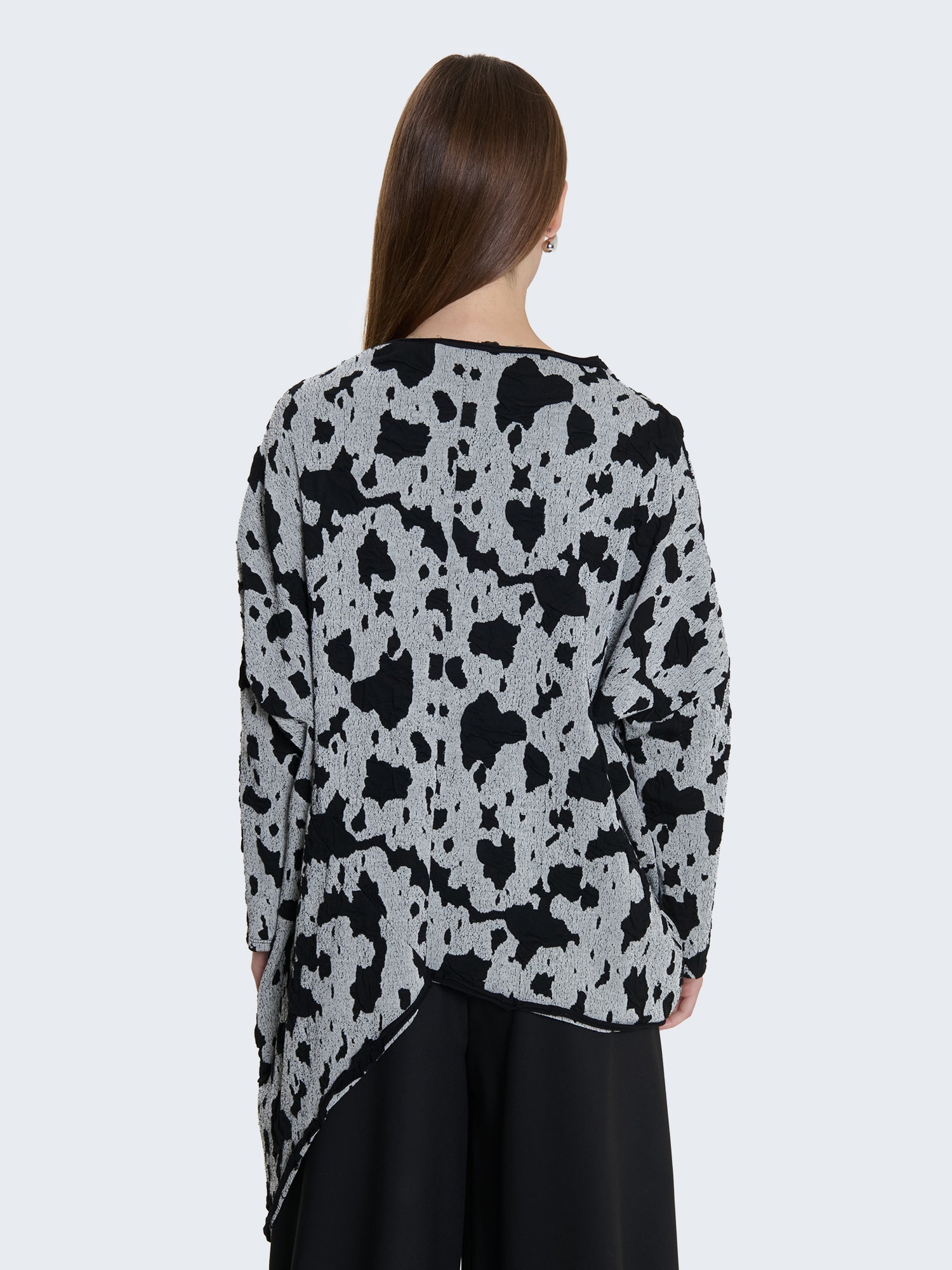 Maglia floccata oversize asimmetrica