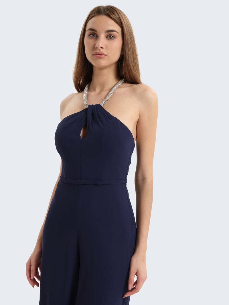 Tuta con collier gioiello