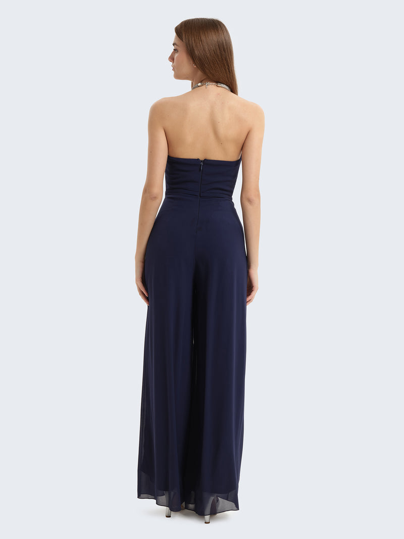 Tuta con collier gioiello