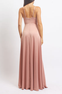 Abito in raso con coppe