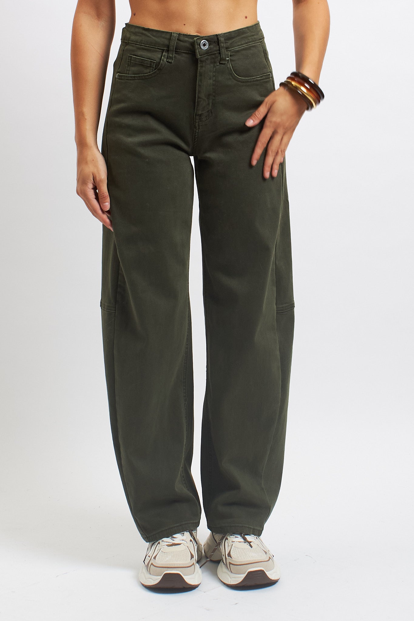 Pantalone barrel in cotone con tasche