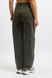 Pantalone barrel in cotone con tasche