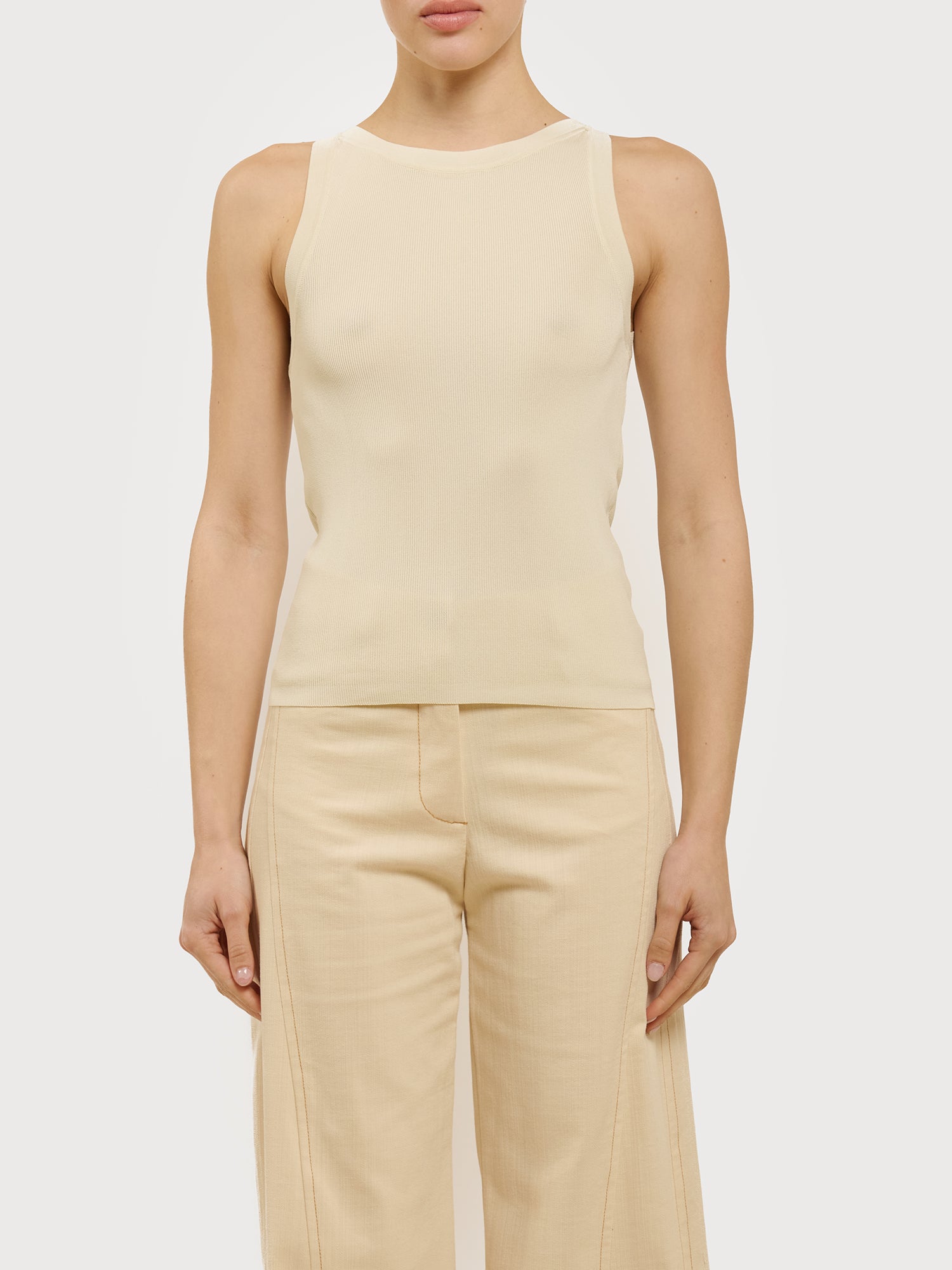 Top con scollo all'americana