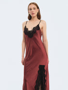 Abito in raso con gonna in pizzo