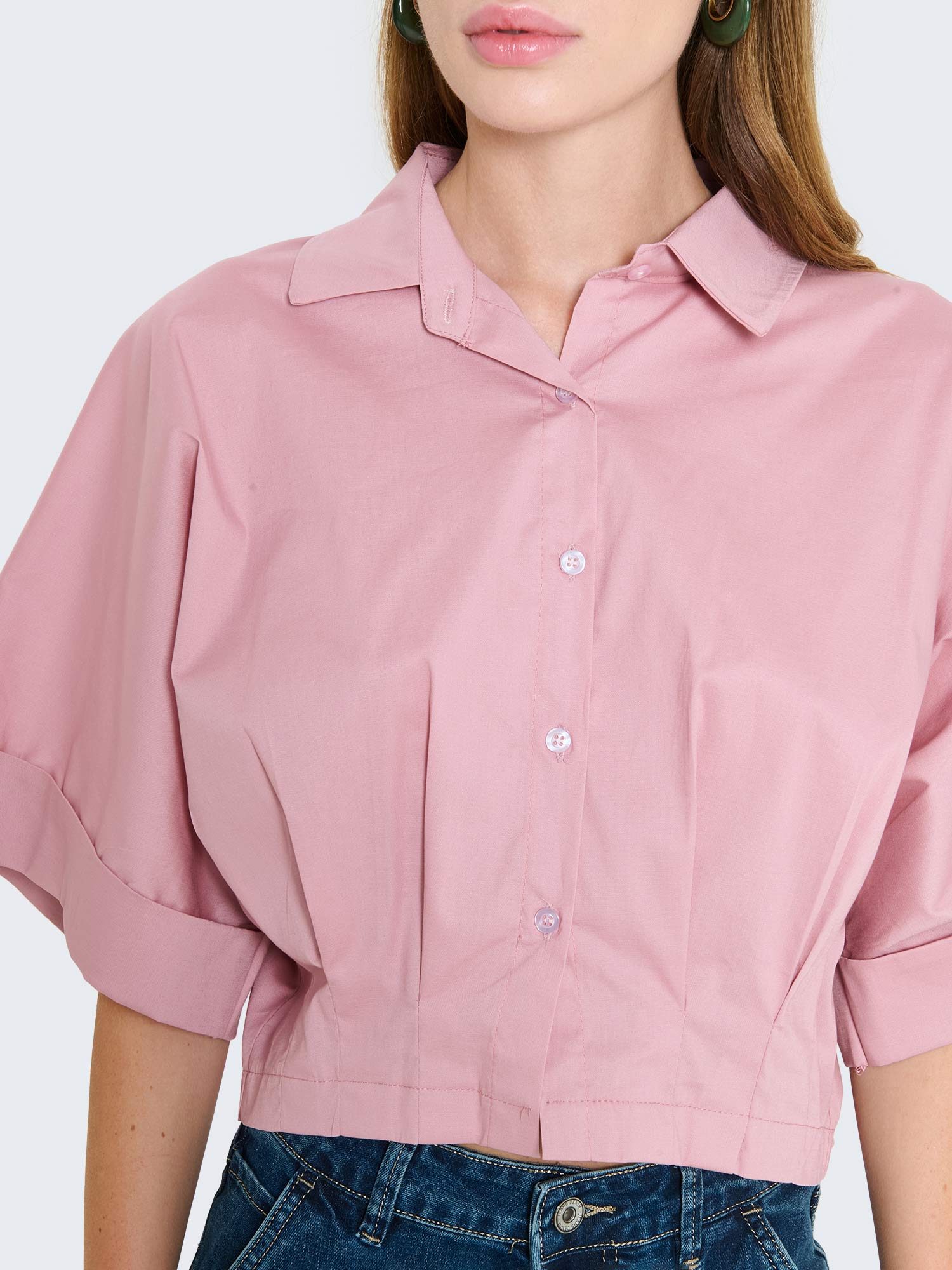 Cropped shirt with wide short sleeves