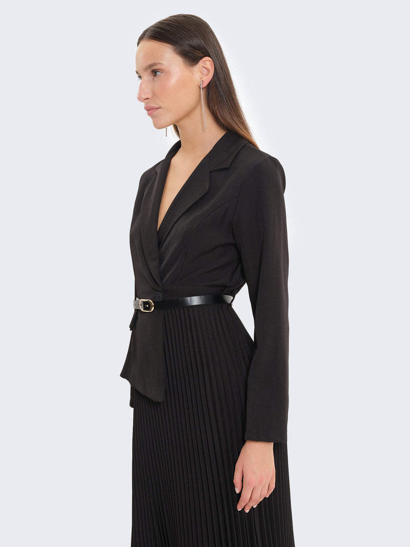 Long dress with pleated skirt