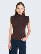 T-shirt con spalline imbottite