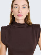 T-shirt con spalline imbottite