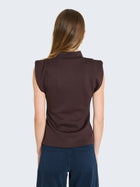 T-shirt con spalline imbottite