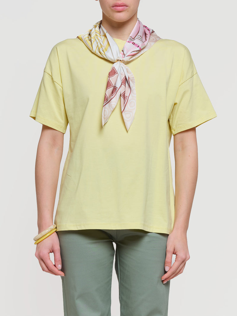 T-shirt con foulard