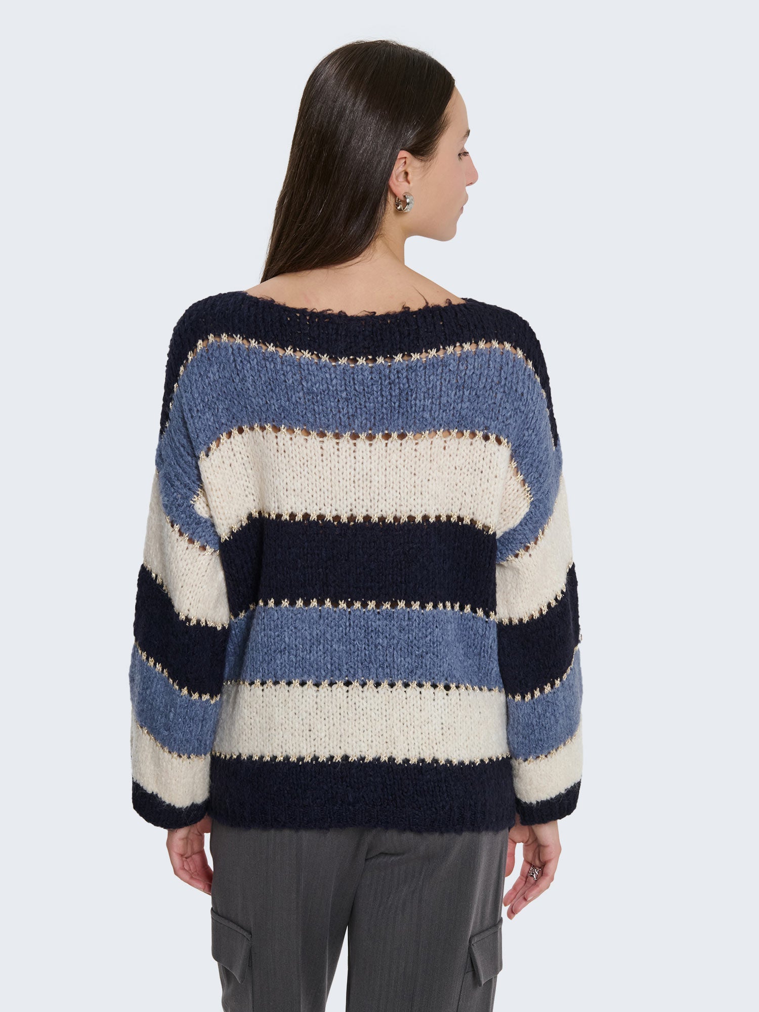 Maglione a righe orizzontali tricolori