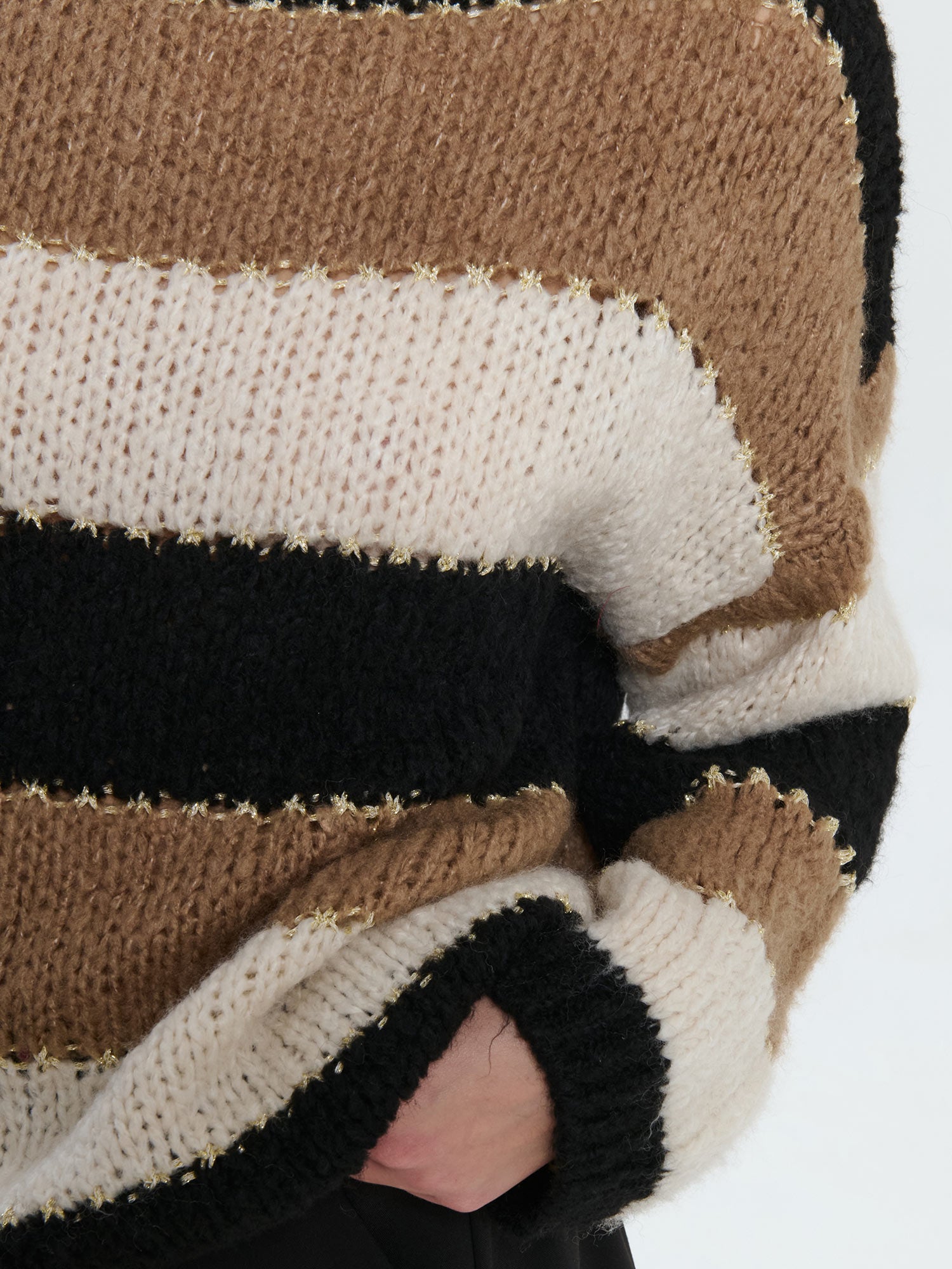 Maglione a righe orizzontali tricolori