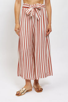 Pantalone palazzo a righe con cinta