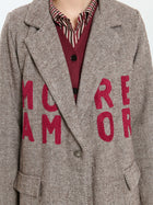 Blazer spigato con scritta More Amor