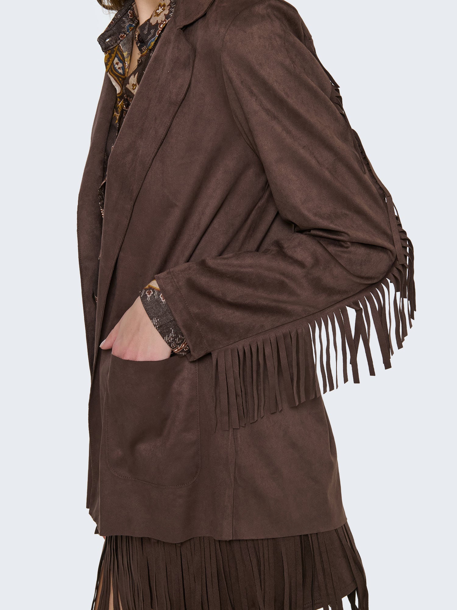 Giacca in eco camoscio con frange