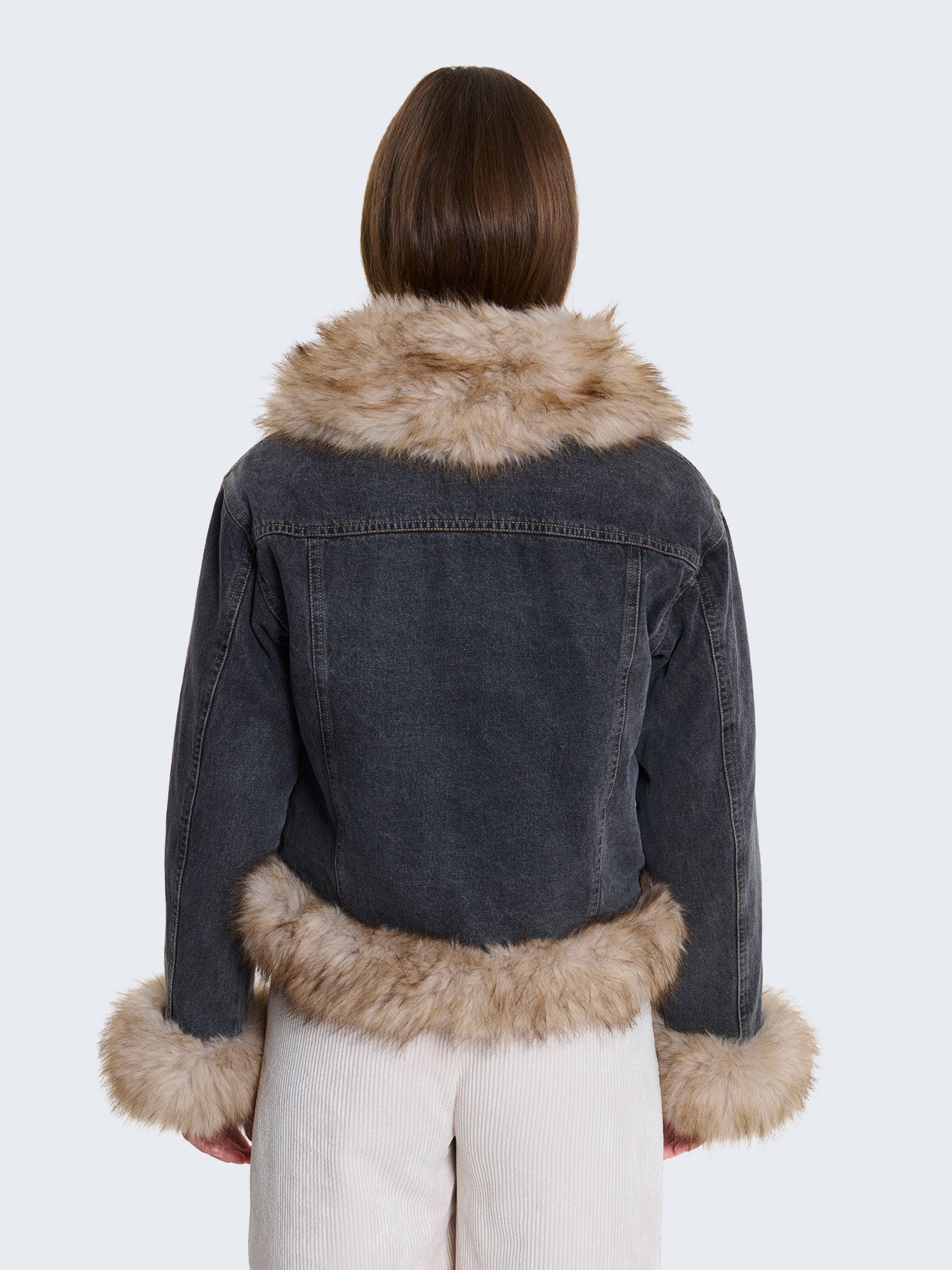 Giacca jeans imbottita con collo e maniche di ecopelliccia