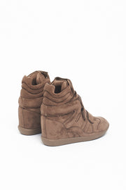 Sneakers a strappo con zeppa