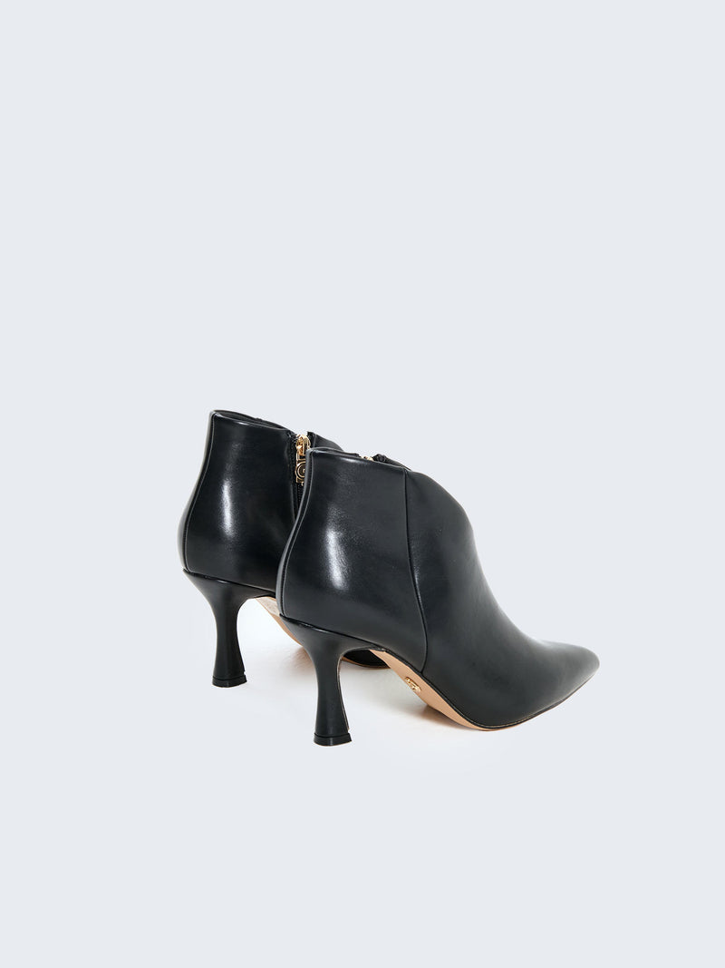 Stivaletti con scollo a punta