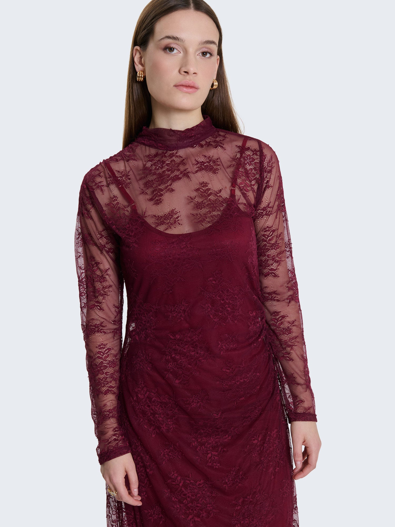 Abito lungo in pizzo