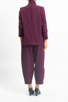 Giacca asimmetrica in cady con bottone