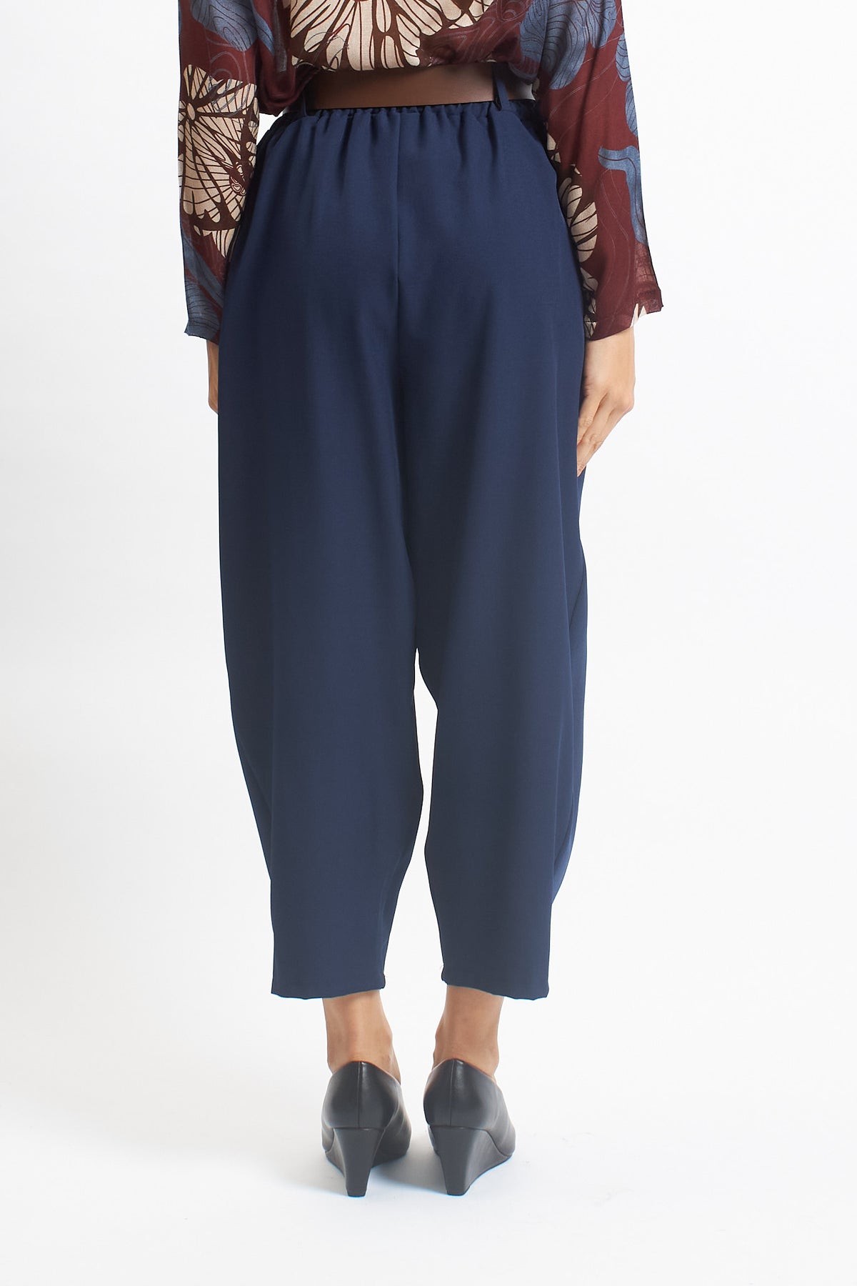 Pantalone barrel in cady con pannello