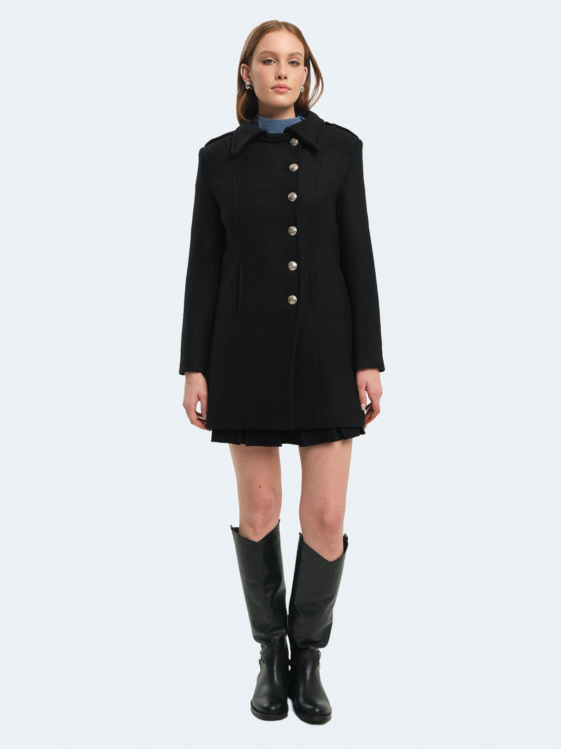 Cappotto corto con bottoni