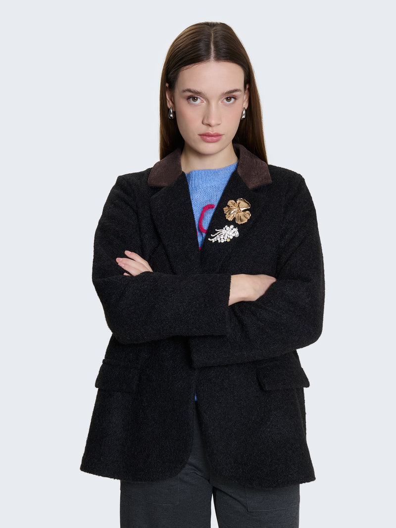 Blazer in lanacotta con spille gioiello