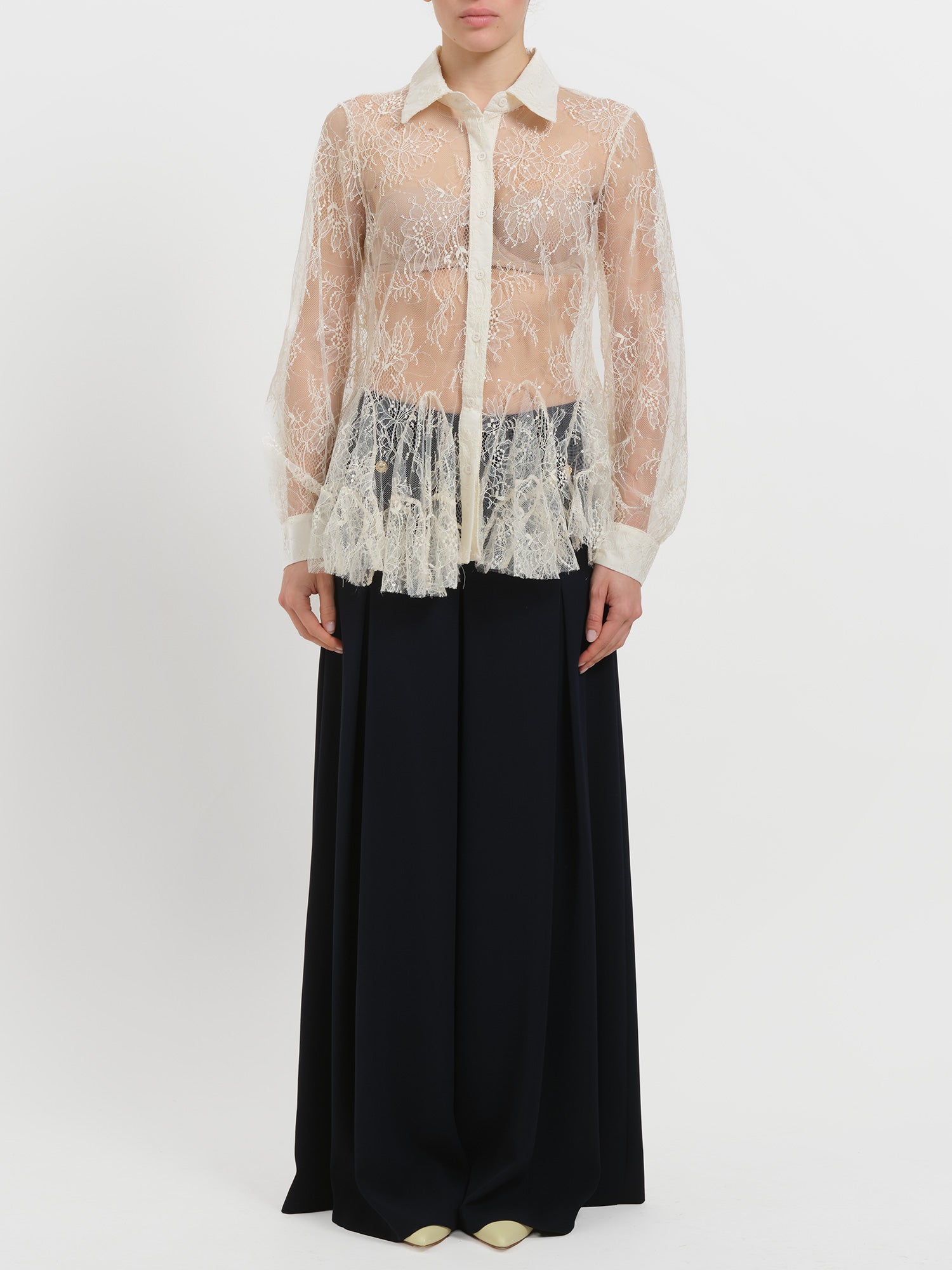 Camicia in pizzo con balze