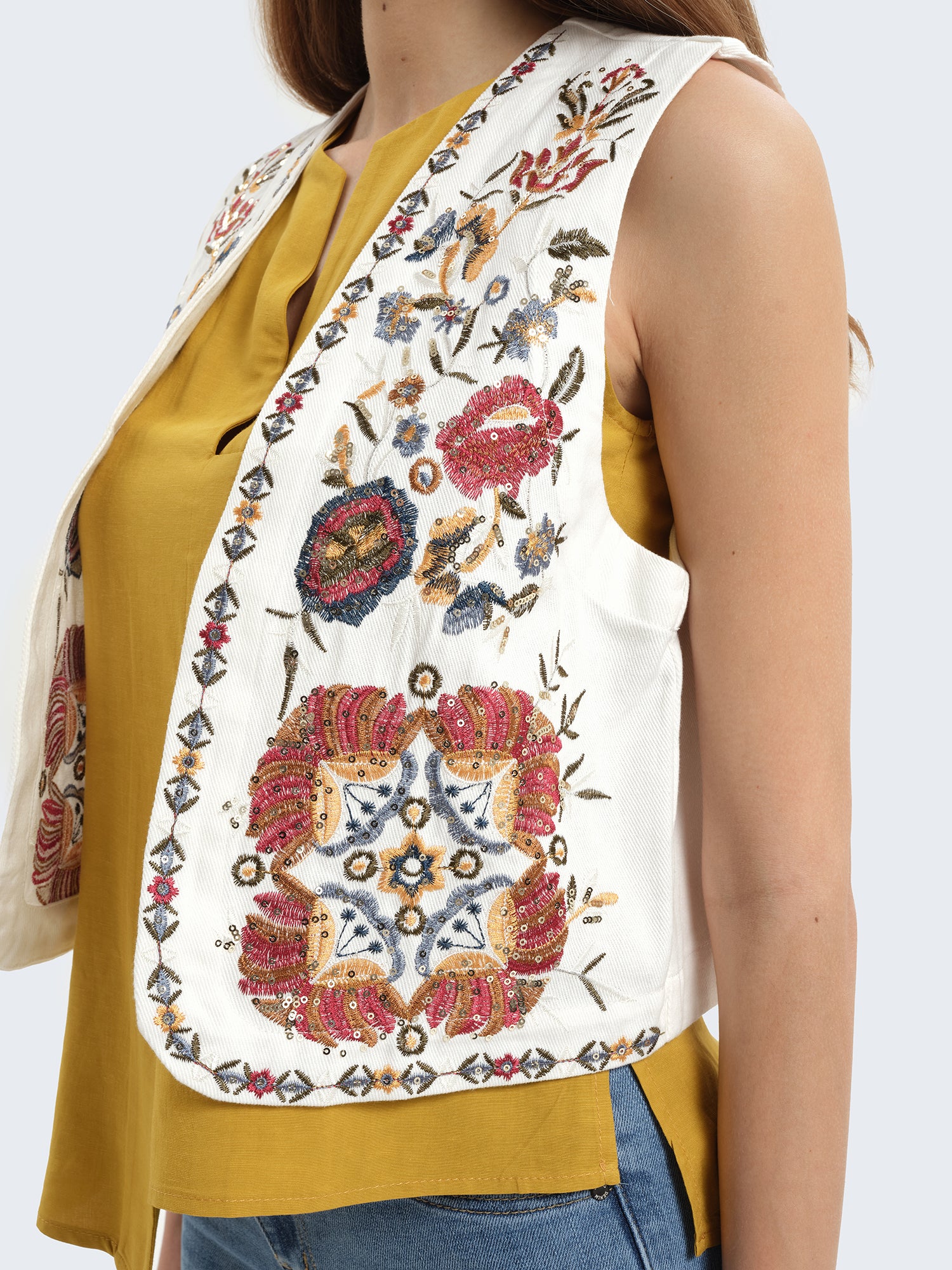 Gilet ricamato con paillettes