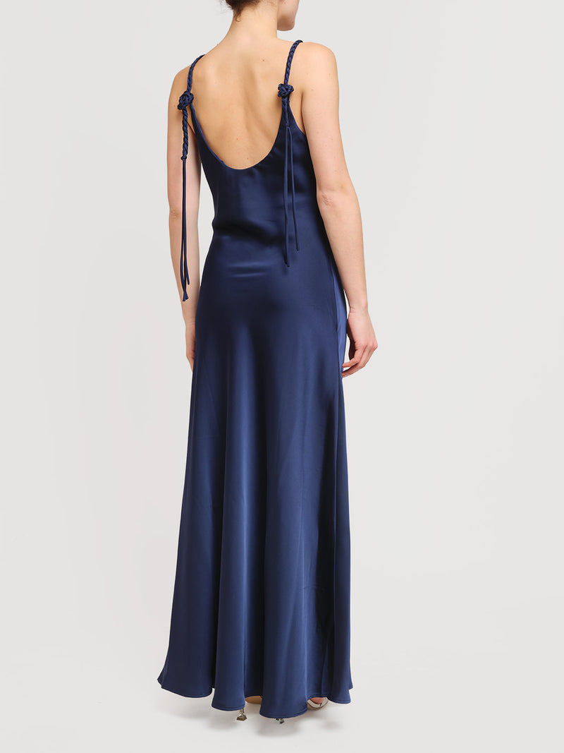 Abito in raso con dettaglio trecce