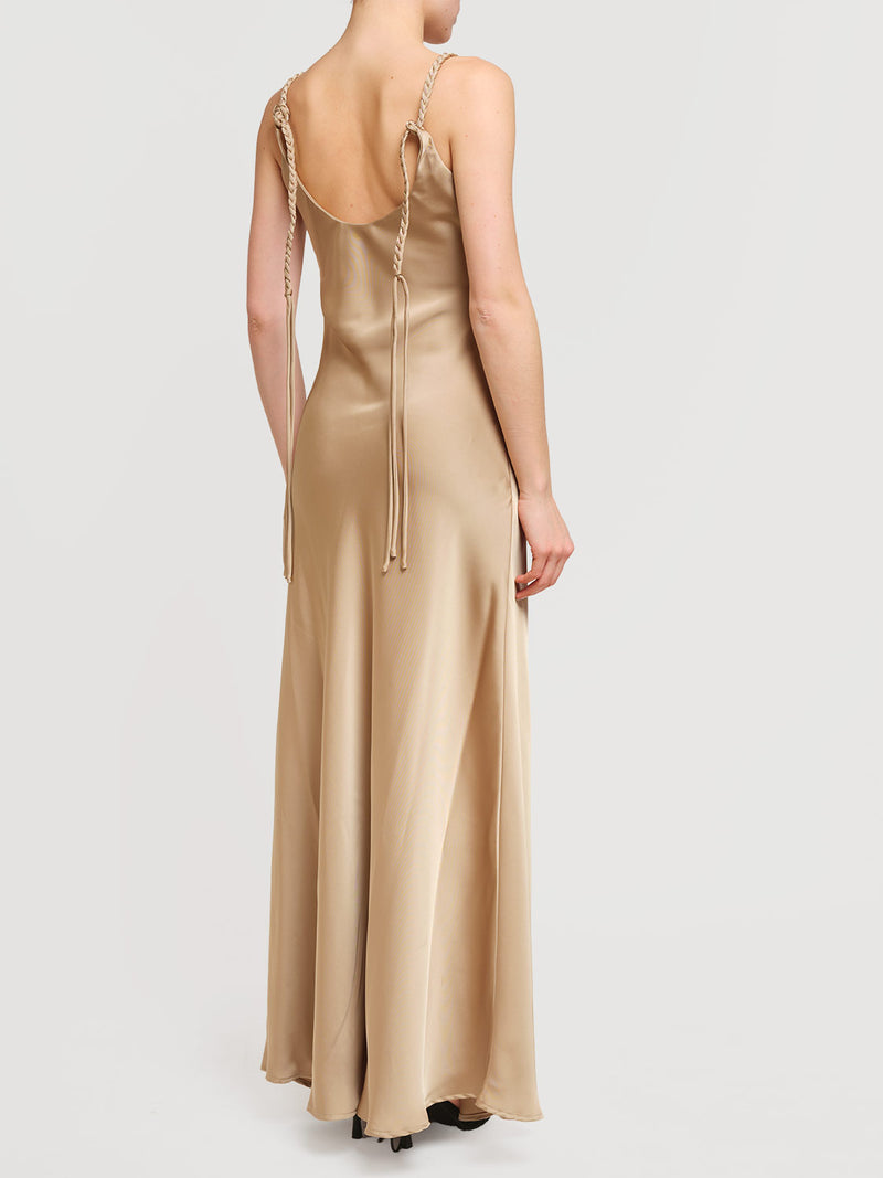 Abito in raso con dettaglio trecce